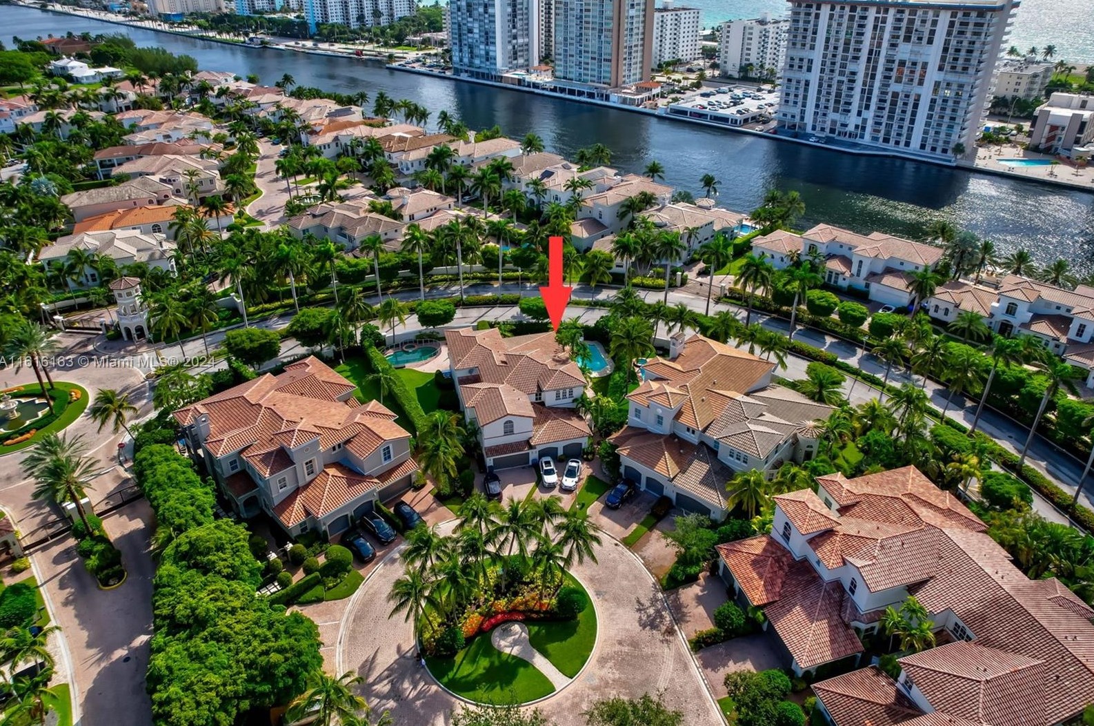 808 Spinnaker Dr, Hollywood FL 33019-5027 exterior