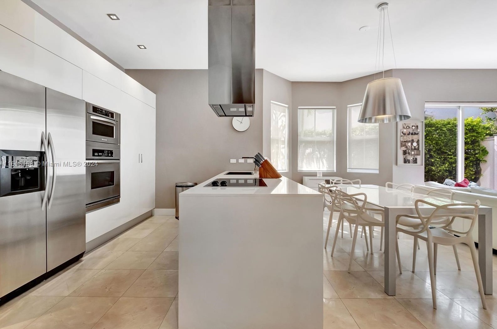 808 Spinnaker Dr, Hollywood FL 33019-5027 exterior