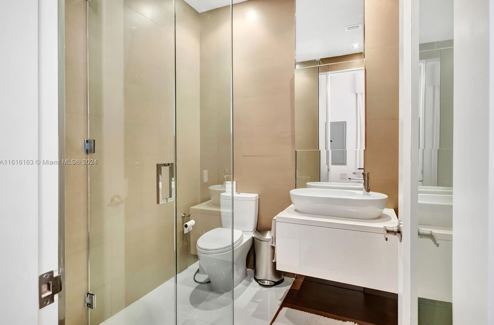 808 Spinnaker Dr, Hollywood FL 33019-5027 exterior