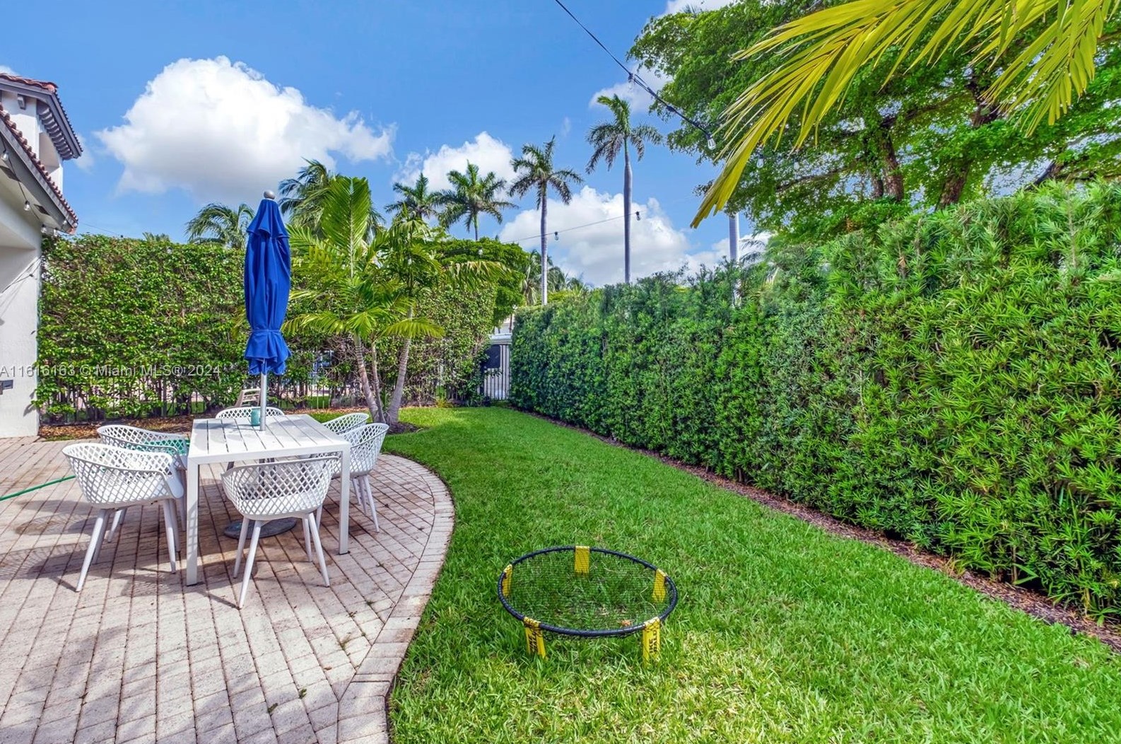 808 Spinnaker Dr, Hollywood FL 33019-5027 exterior