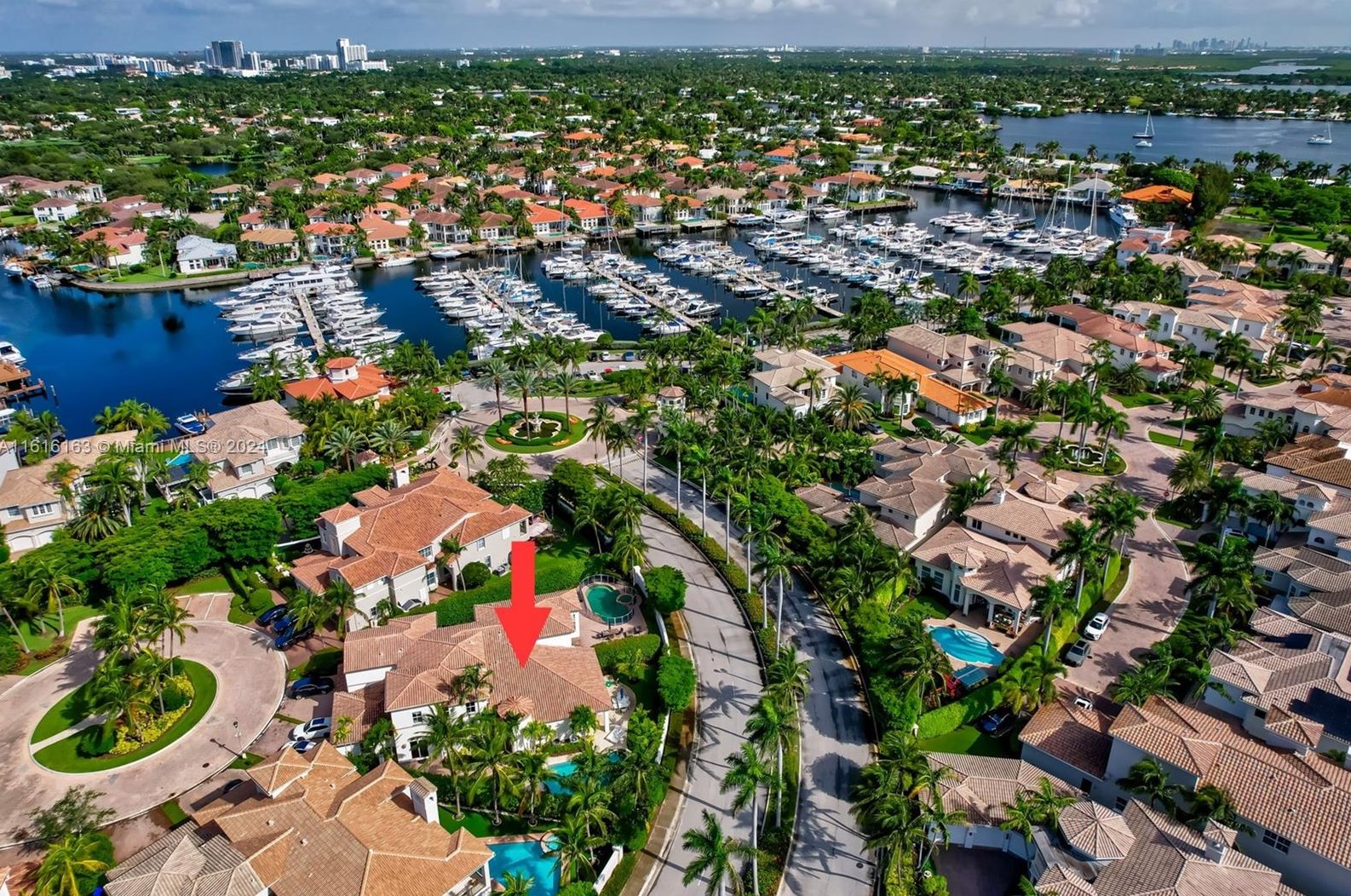 808 Spinnaker Dr, Hollywood FL 33019-5027 exterior