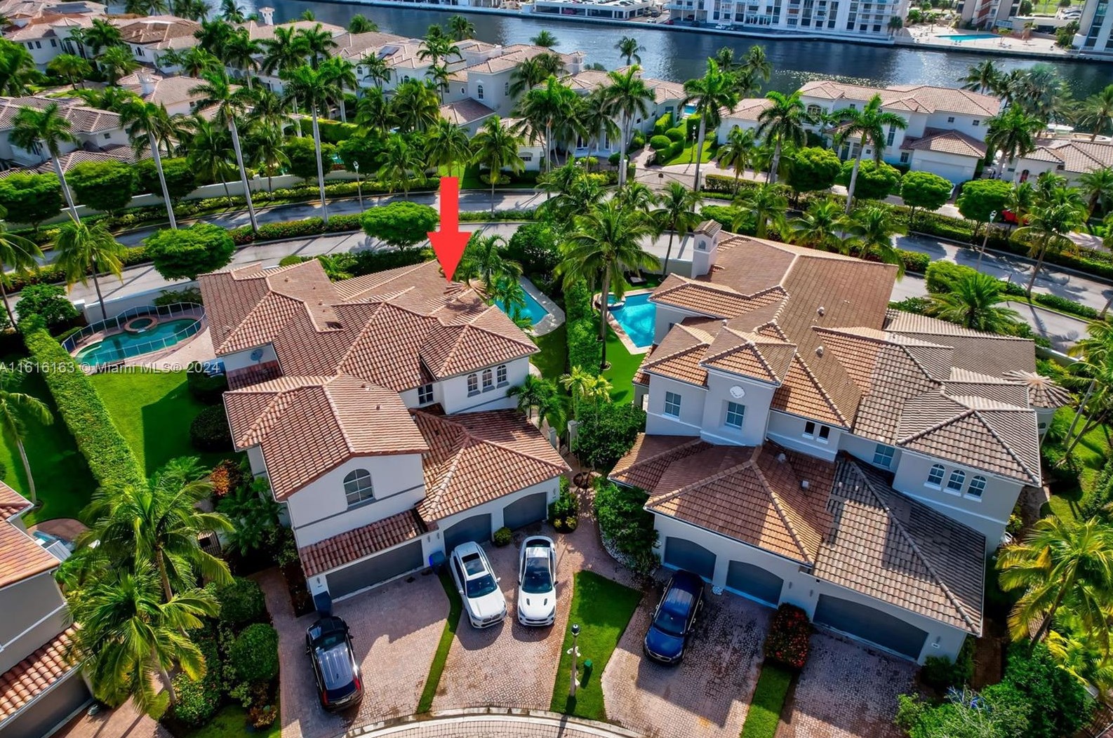 808 Spinnaker Dr, Hollywood FL 33019-5027 exterior