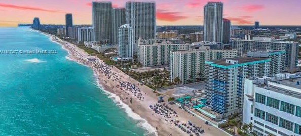 3725 Ocean Dr, Hollywood FL  33019-2926 exterior