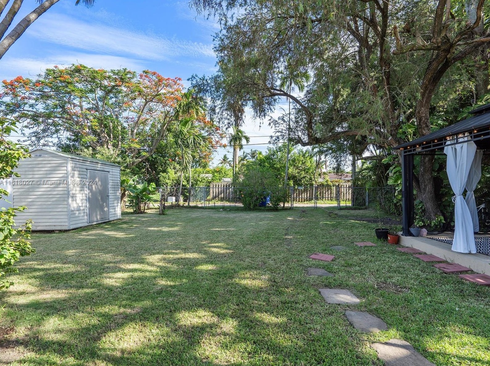 1426 Arthur St, Hollywood FL  33020-3743 exterior