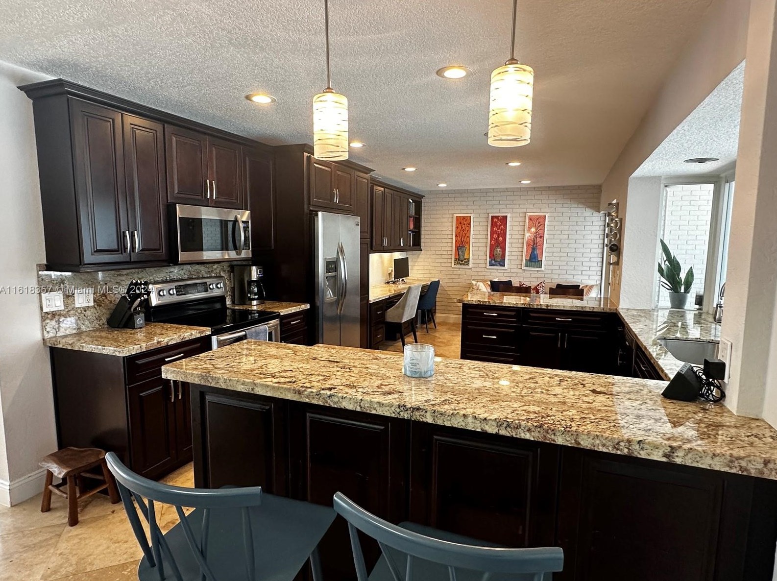 1319 Rodman St, Hollywood FL  33019-2223 exterior