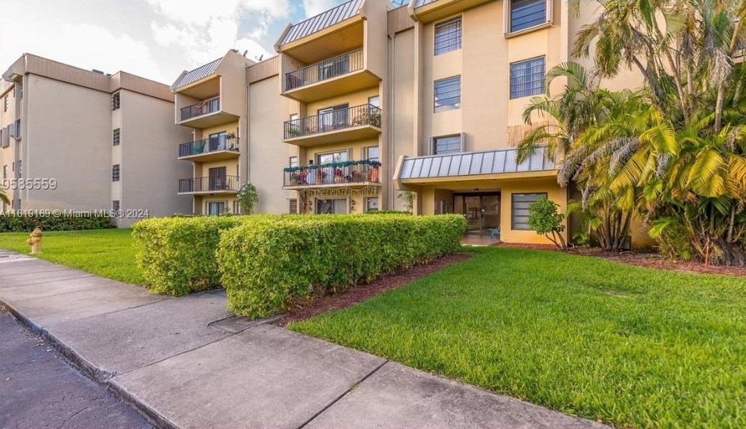 10431 Kendall Dr, Miami FL 33176-1544 exterior