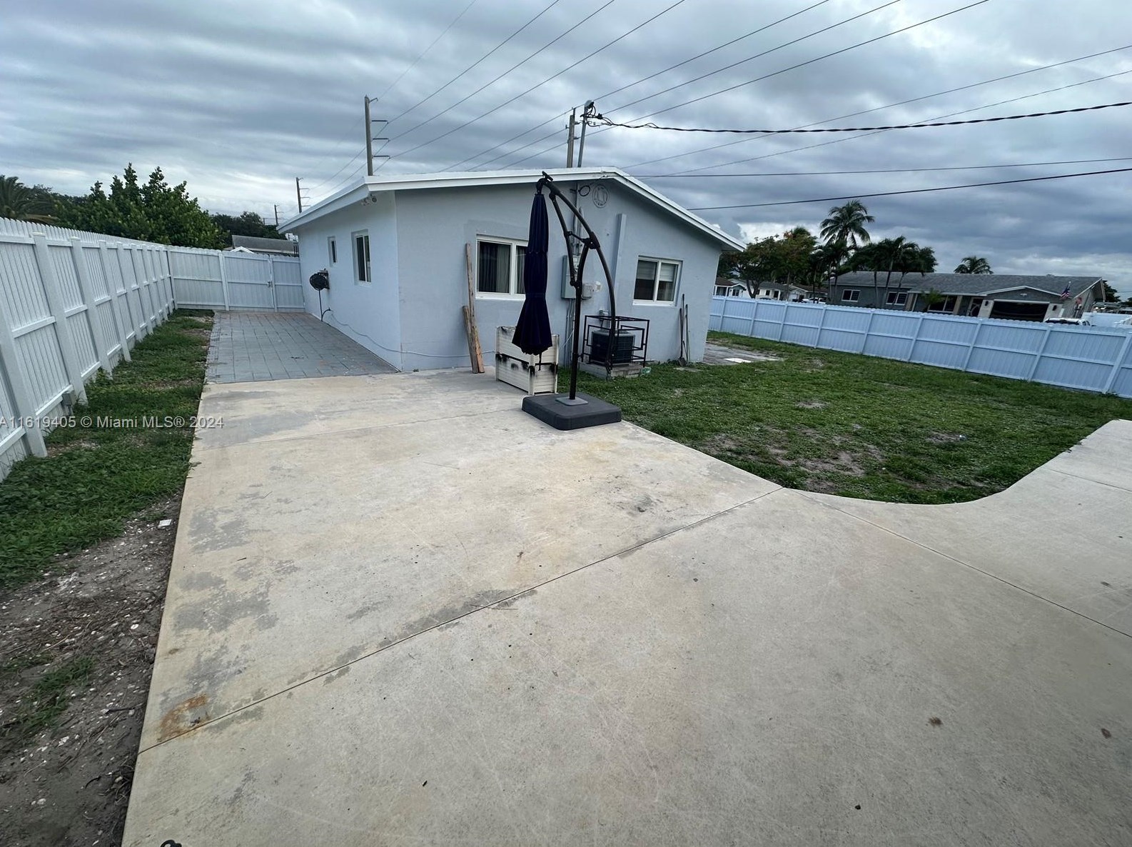 6791 Pershing St, Hollywood FL  33024-1833 exterior