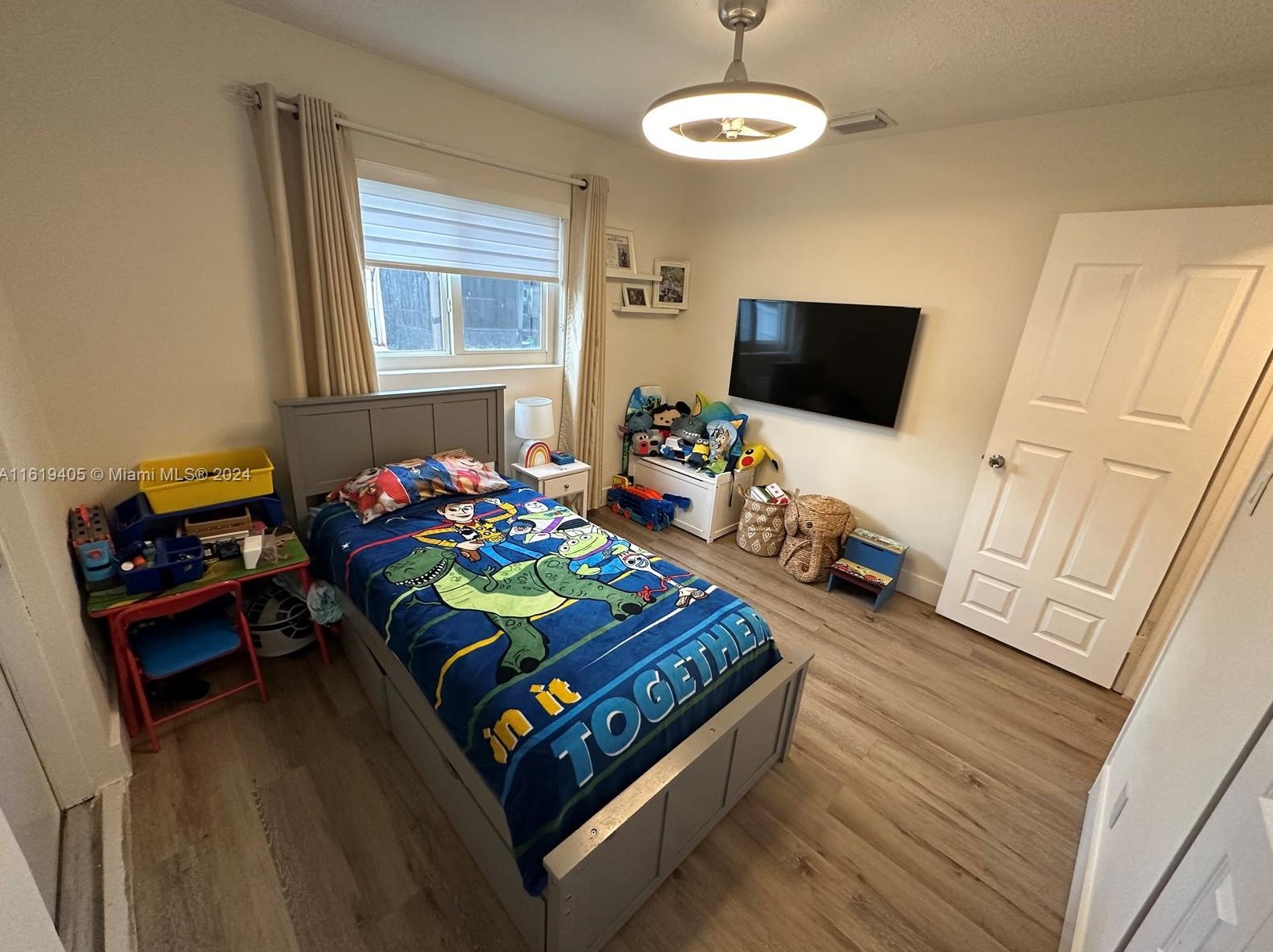 6791 Pershing St, Hollywood FL  33024-1833 exterior