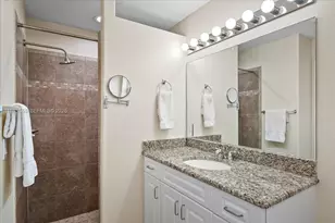 924 Lake Dr E, Lake Placid, FL 33852 - Photo 25