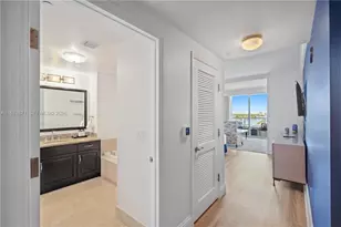 4401 Collins Ave, Miami Beach, FL 33140 - Photo 19