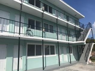 1815 1st Ct, Miami FL  33136-1743 exterior