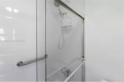 100 Lincoln Rd #820, Miami Beach, FL 33139 - Photo 11