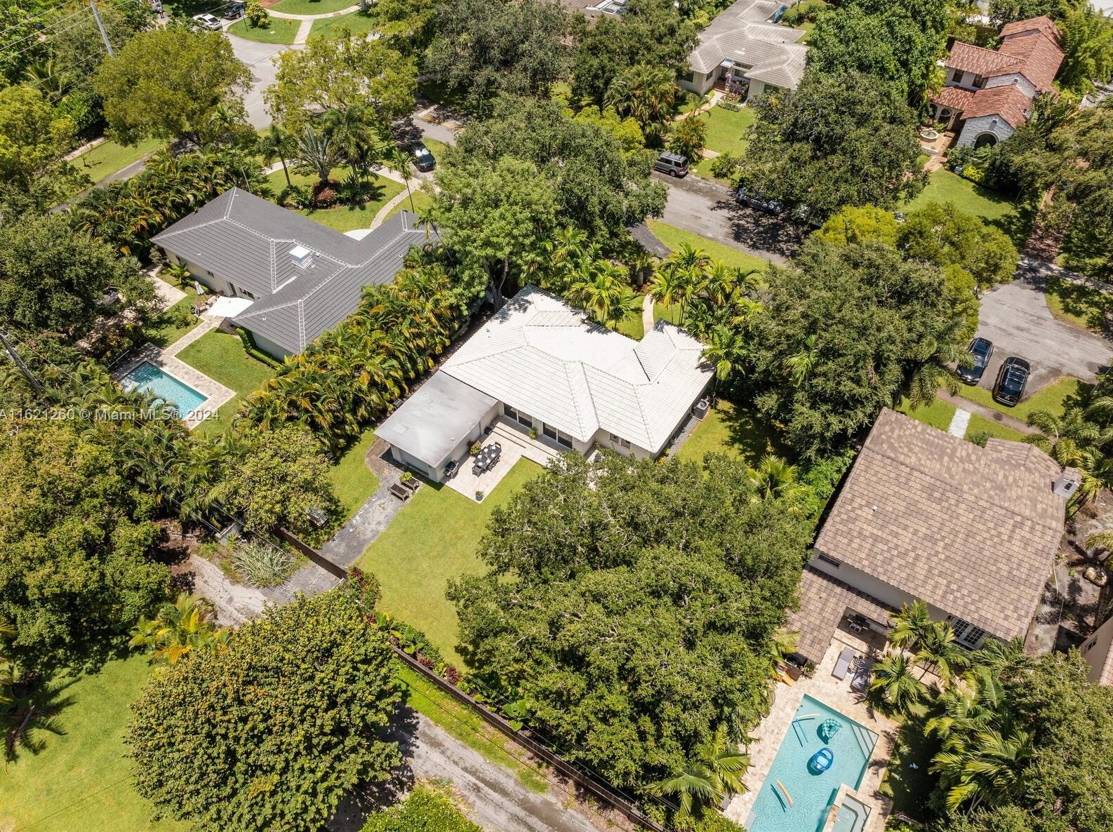 420 94 St, Miami FL 33138-2845 exterior