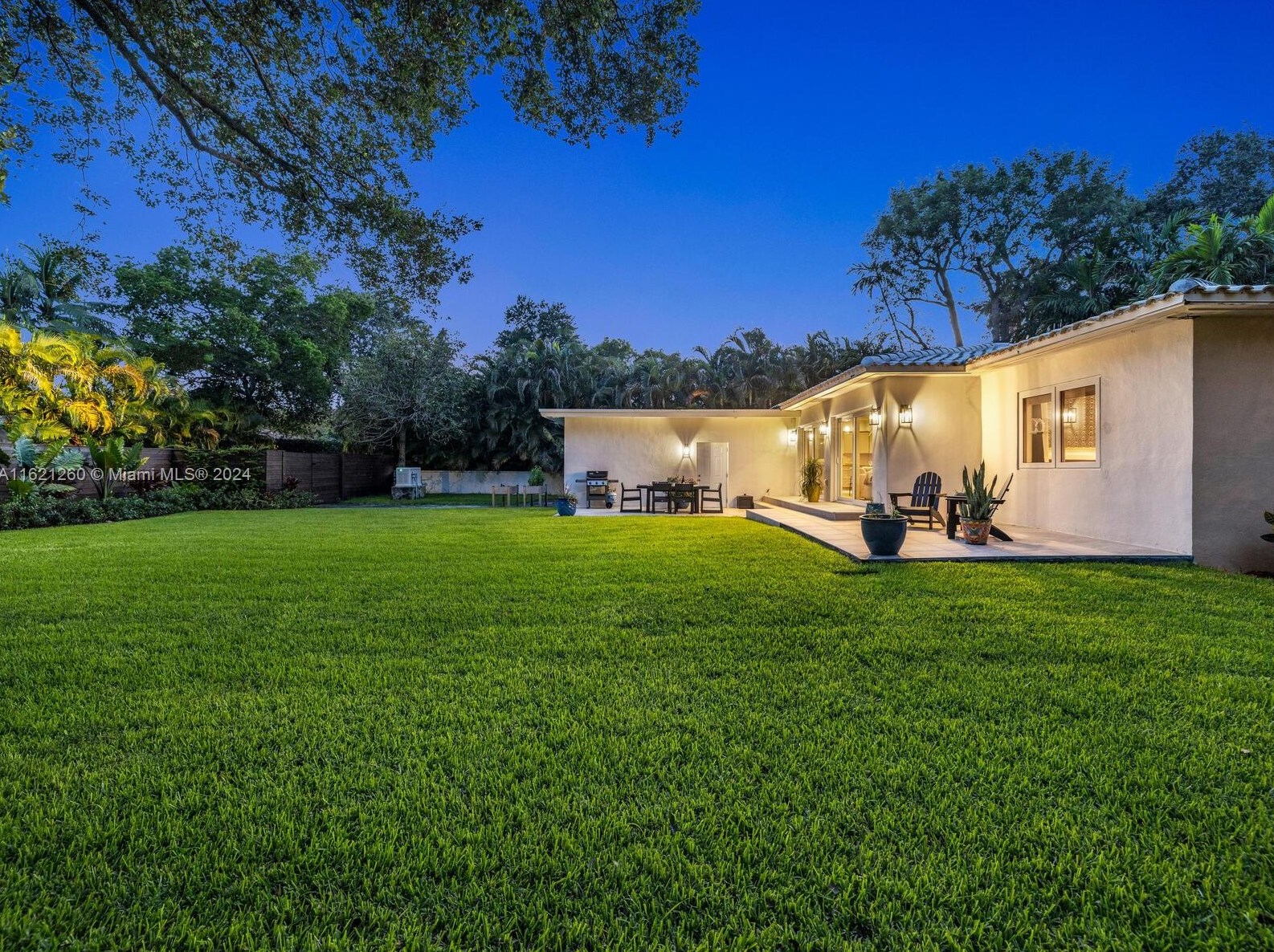 420 94 St, Miami FL 33138-2845 exterior