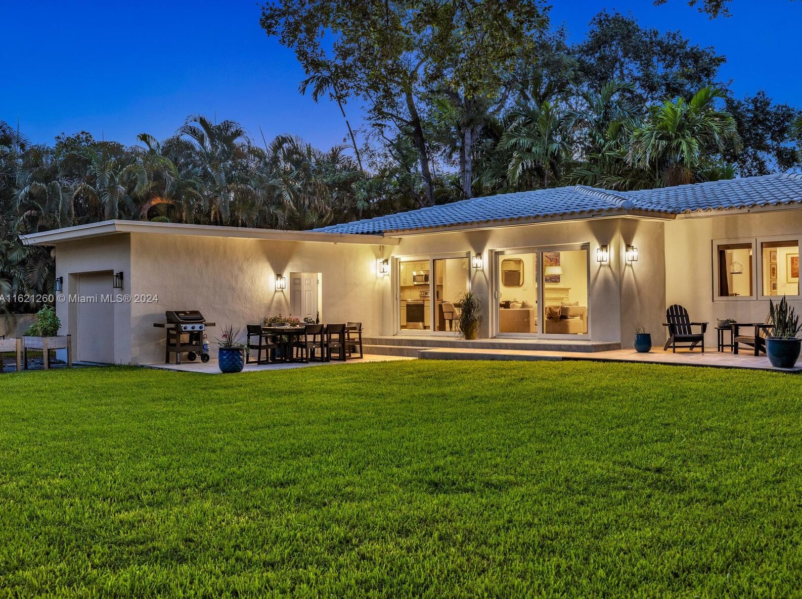 420 94 St, Miami FL 33138-2845 exterior