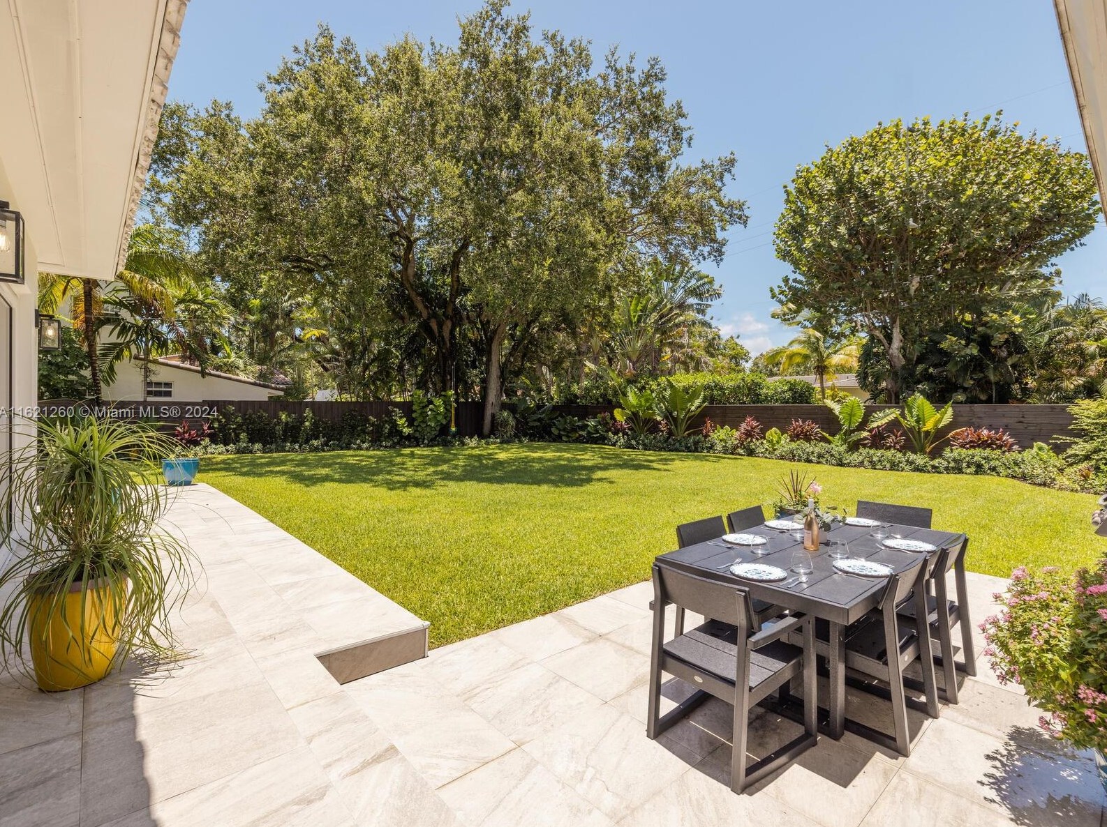 420 94 St, Miami FL 33138-2845 exterior