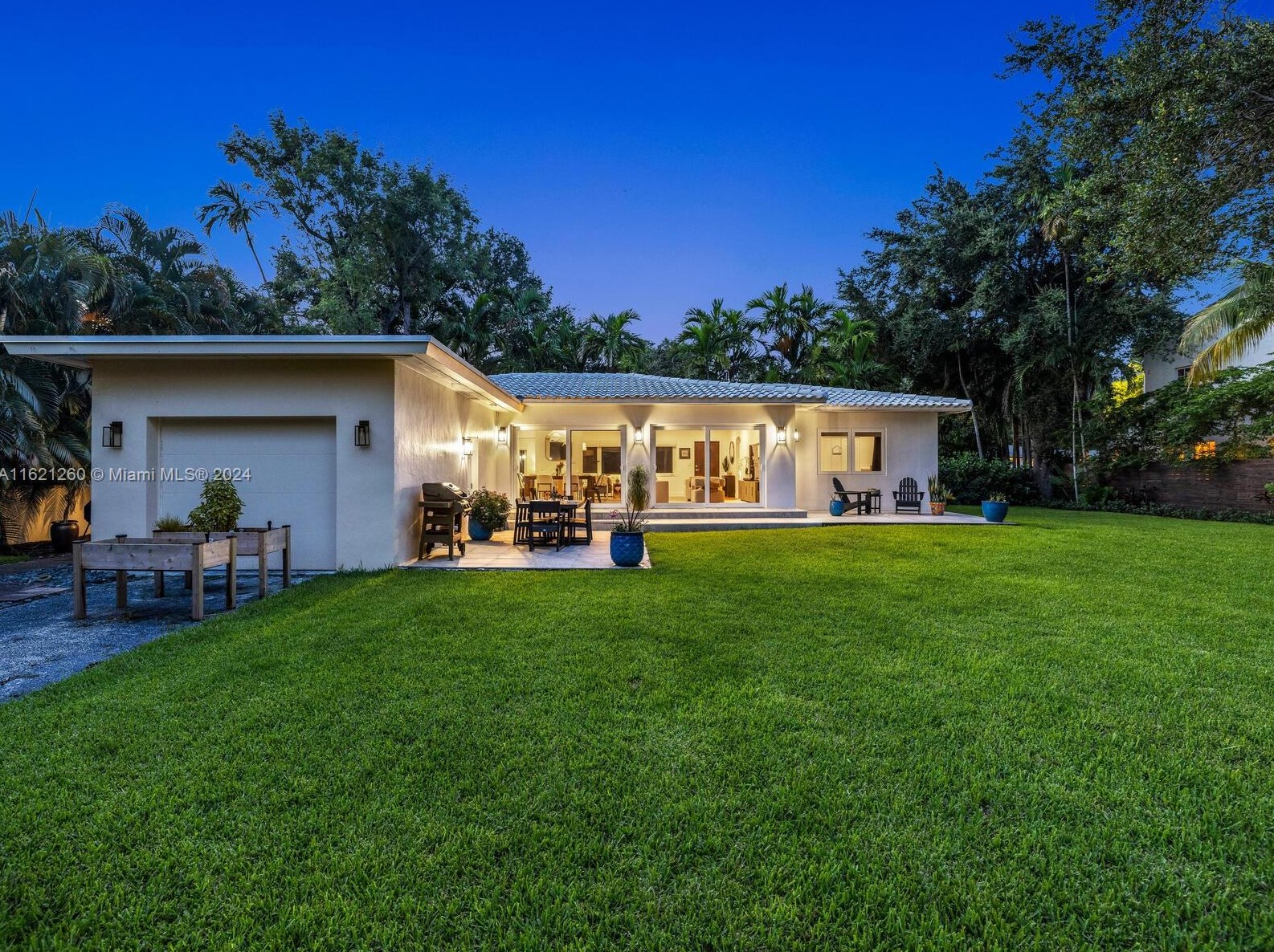 420 94 St, Miami FL 33138-2845 exterior