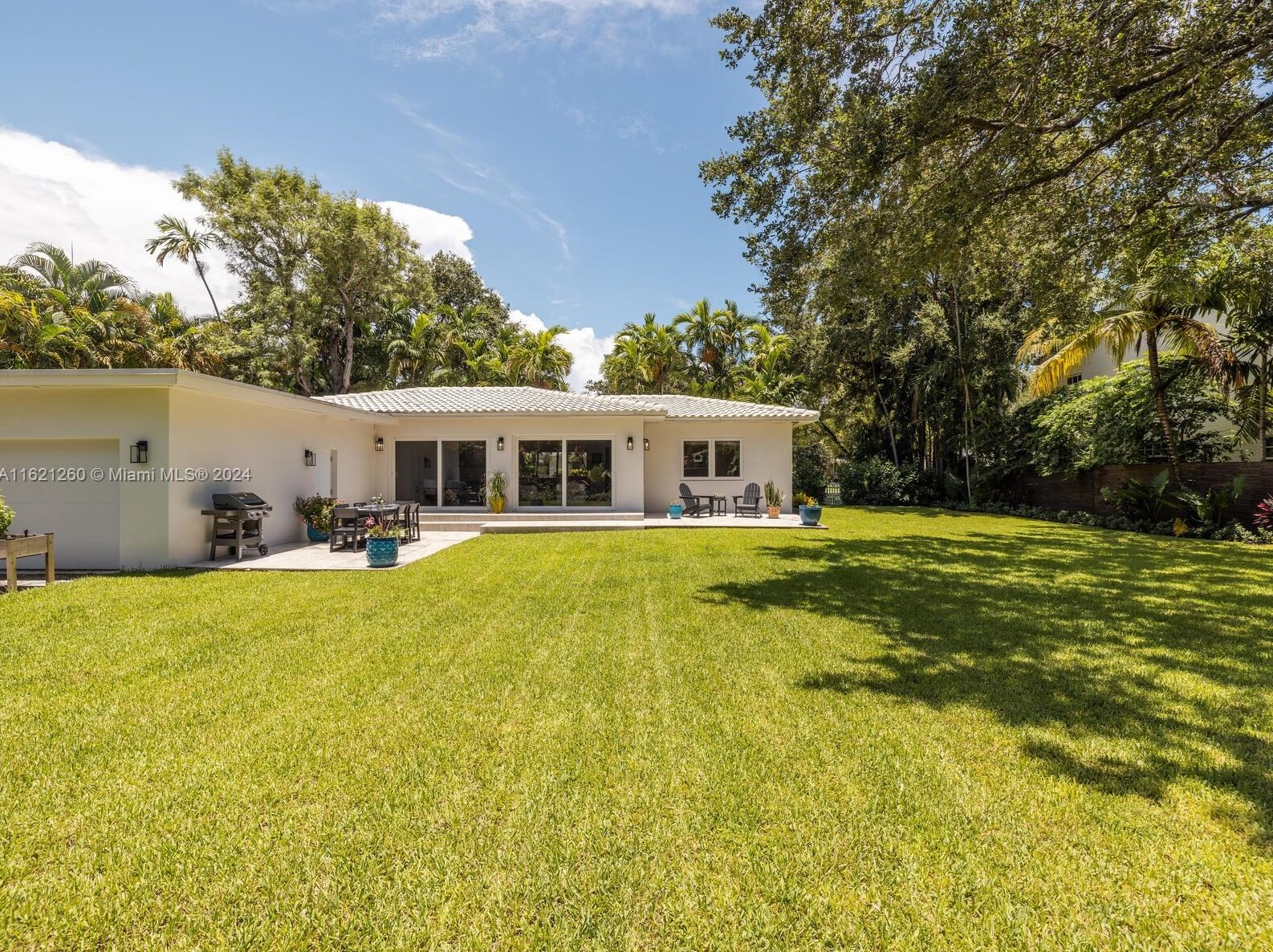 420 94 St, Miami FL 33138-2845 exterior