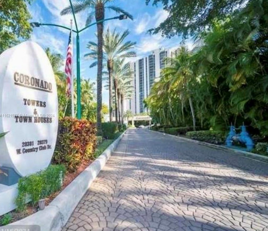 20379 Country Club Dr, Miami FL  33180-1627 exterior