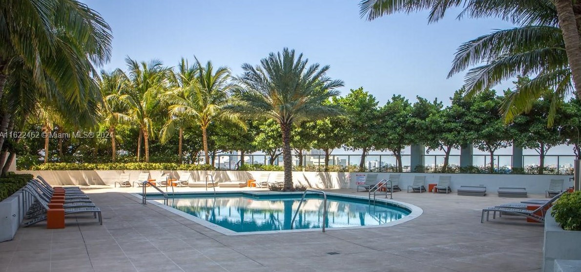 1900 Bayshore Dr, Miami FL 33133-3217 exterior