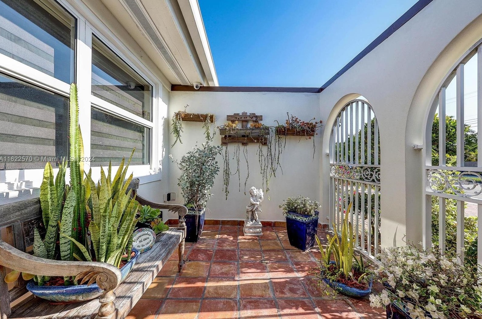 8520 87th Ave, Miami FL  33173-4549 exterior