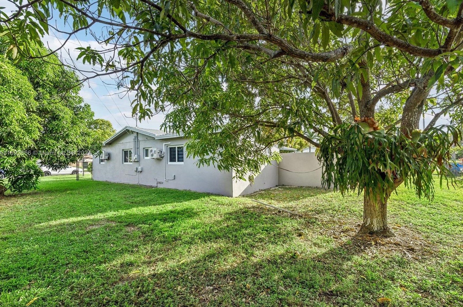 10475 152nd St, Miami FL  33157-1420 exterior