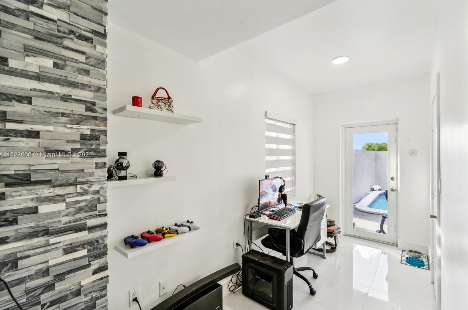 10475 152nd St, Miami FL  33157-1420 exterior