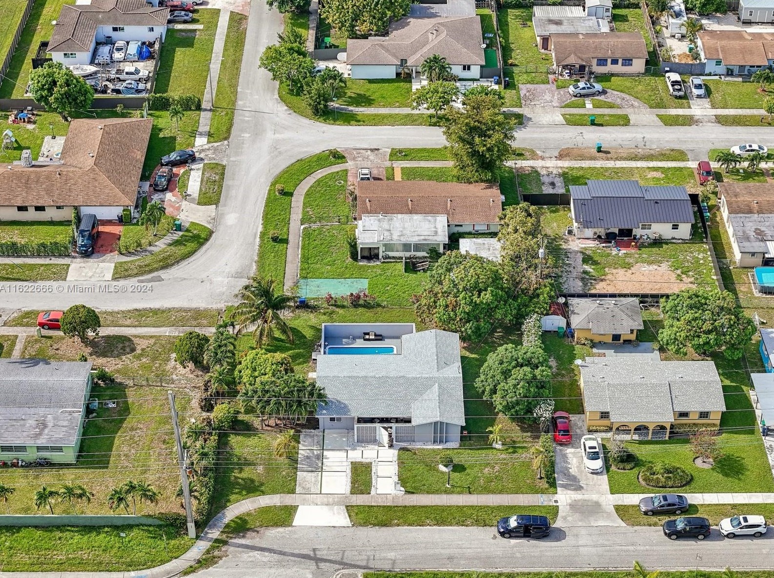 10475 152nd St, Miami FL  33157-1420 exterior