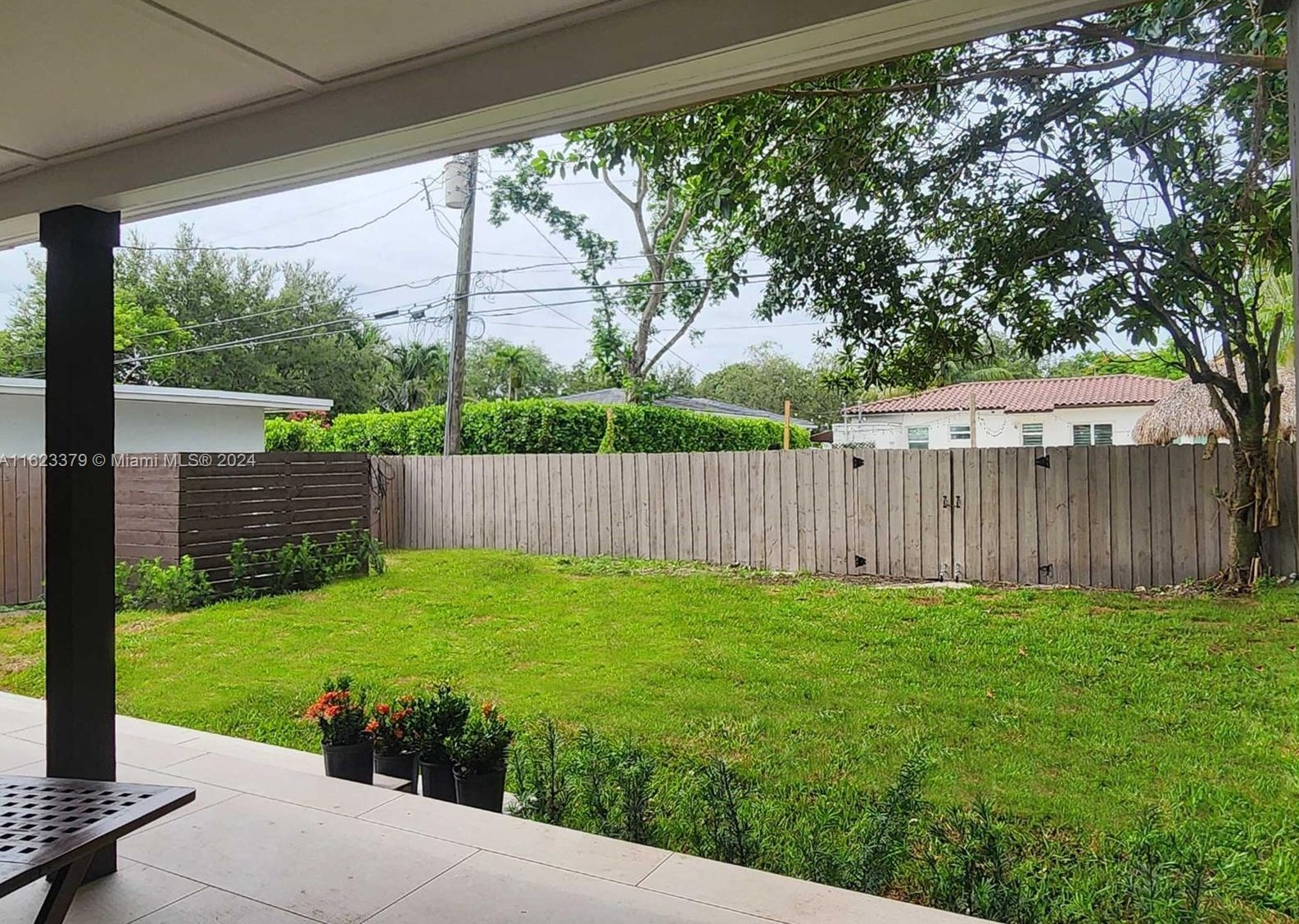 64 Corydon Dr, Miami FL  33166-5051 exterior