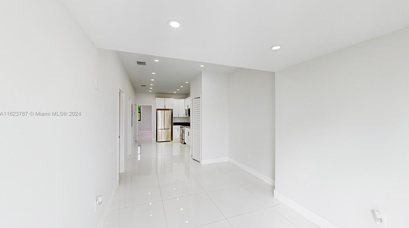 2013 153rd St, Miami FL  33054-2810 exterior