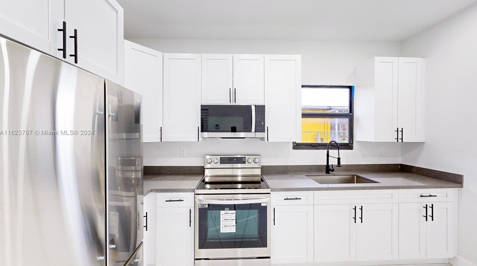 2013 153rd St, Miami FL  33054-2810 exterior