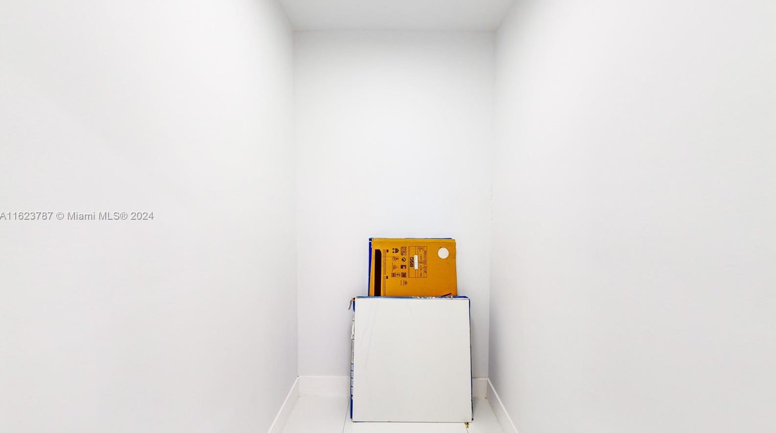 2013 153rd St, Miami FL  33054-2810 exterior