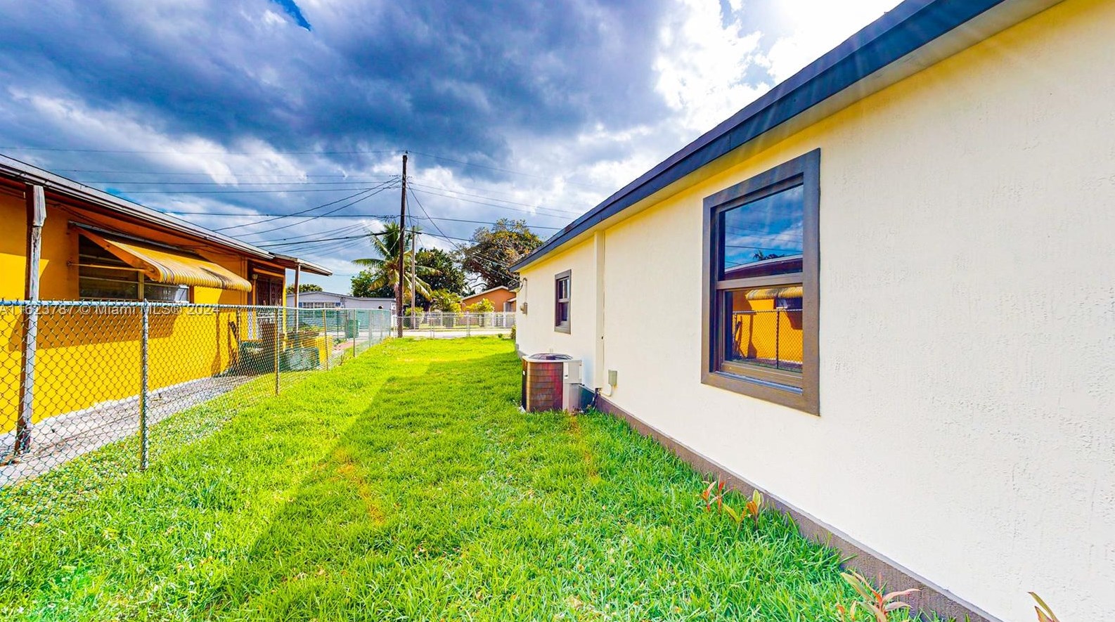 2013 153rd St, Miami FL  33054-2810 exterior