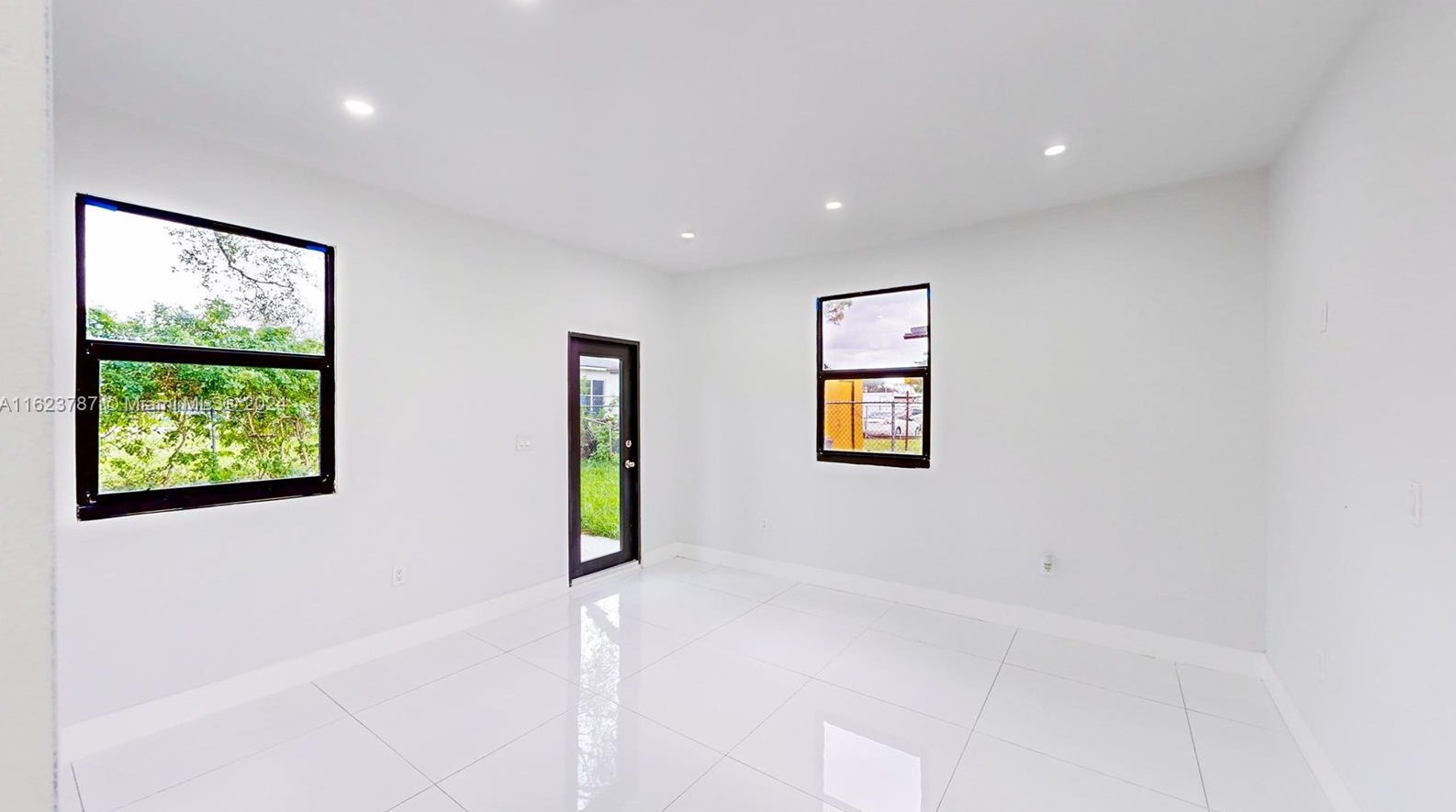 2013 153rd St, Miami FL  33054-2810 exterior