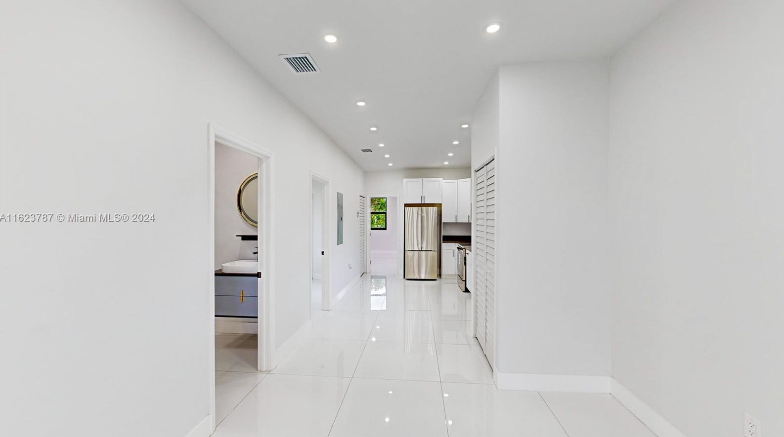 2013 153rd St, Miami FL  33054-2810 exterior