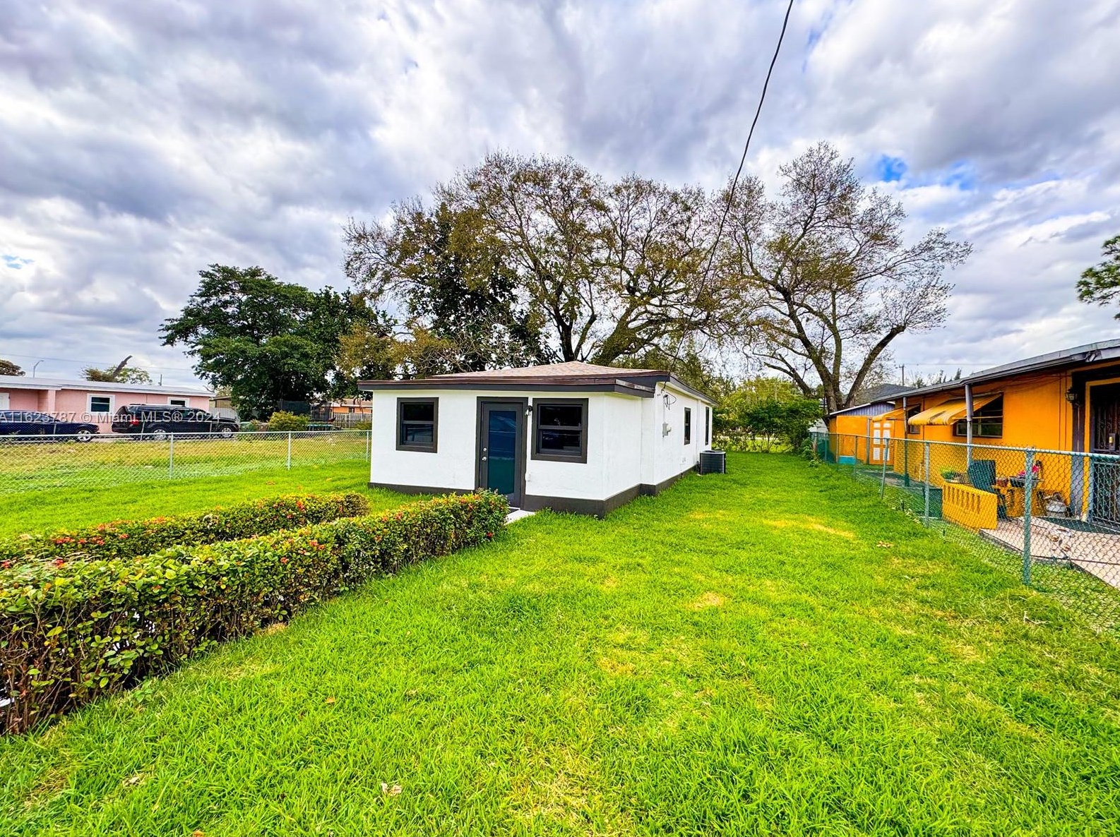 2013 153rd St, Miami FL  33054-2810 exterior