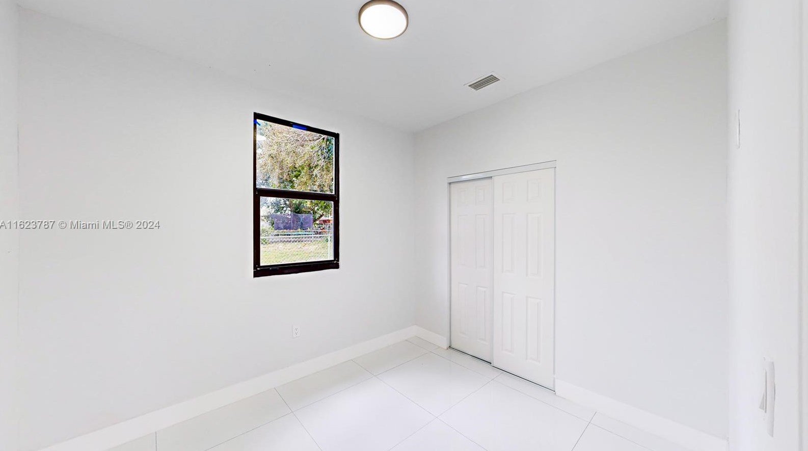 2013 153rd St, Miami FL  33054-2810 exterior