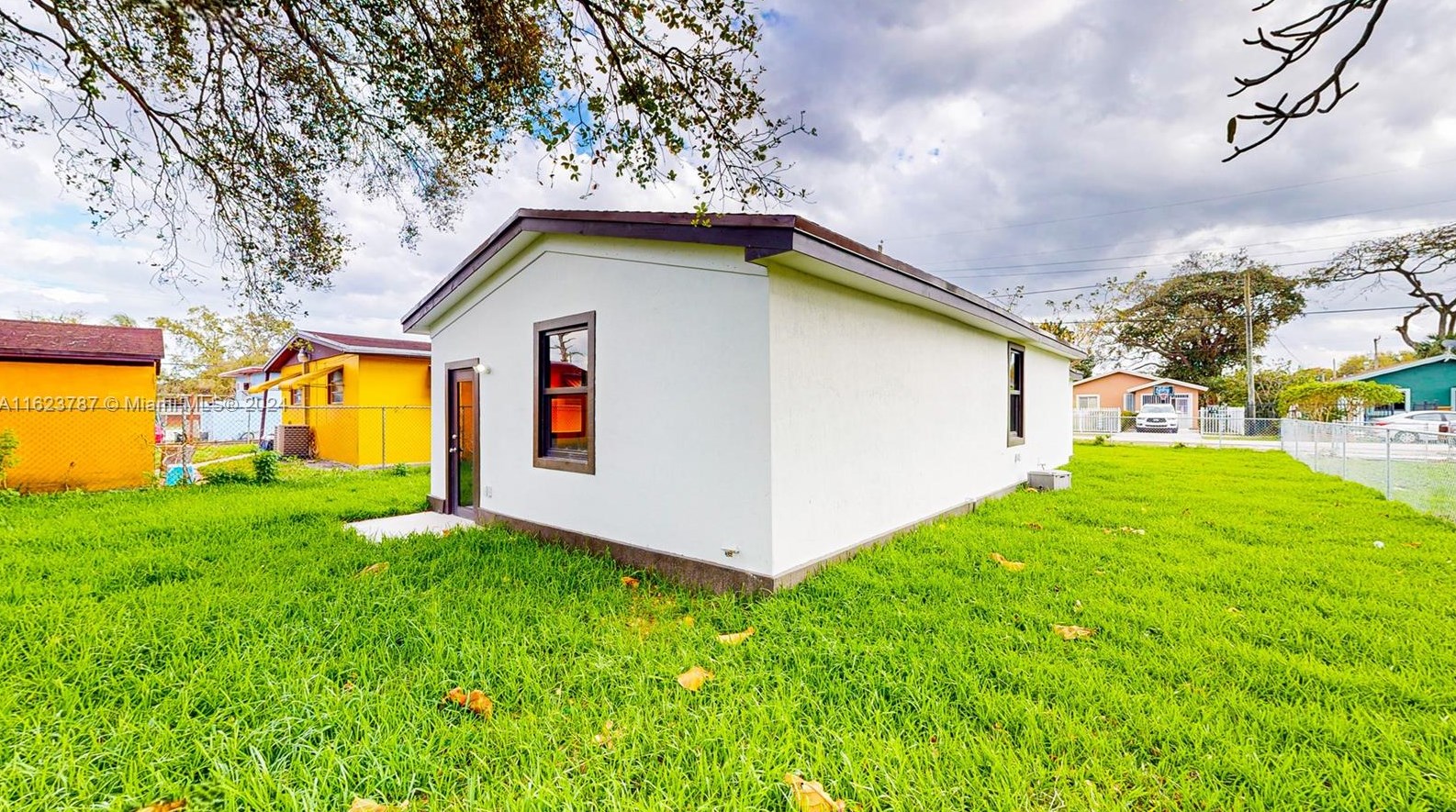 2013 153rd St, Miami FL  33054-2810 exterior