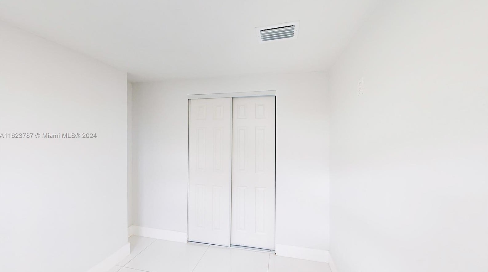 2013 153rd St, Miami FL  33054-2810 exterior