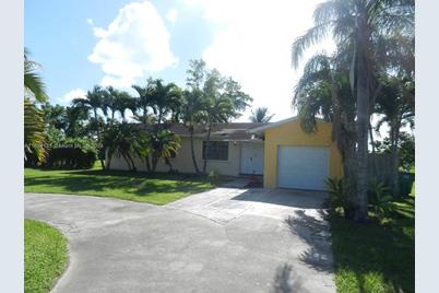 24190 SW 207th Ave, Homestead, FL 33031 - Photo 1