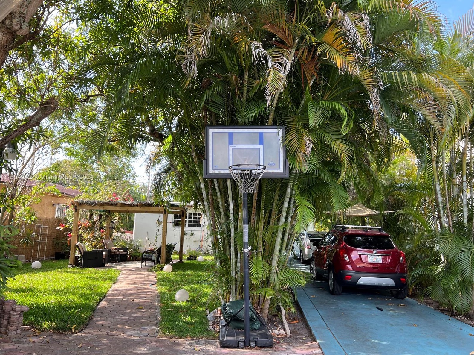 3044 15 St, Miami FL 33125-1924 exterior