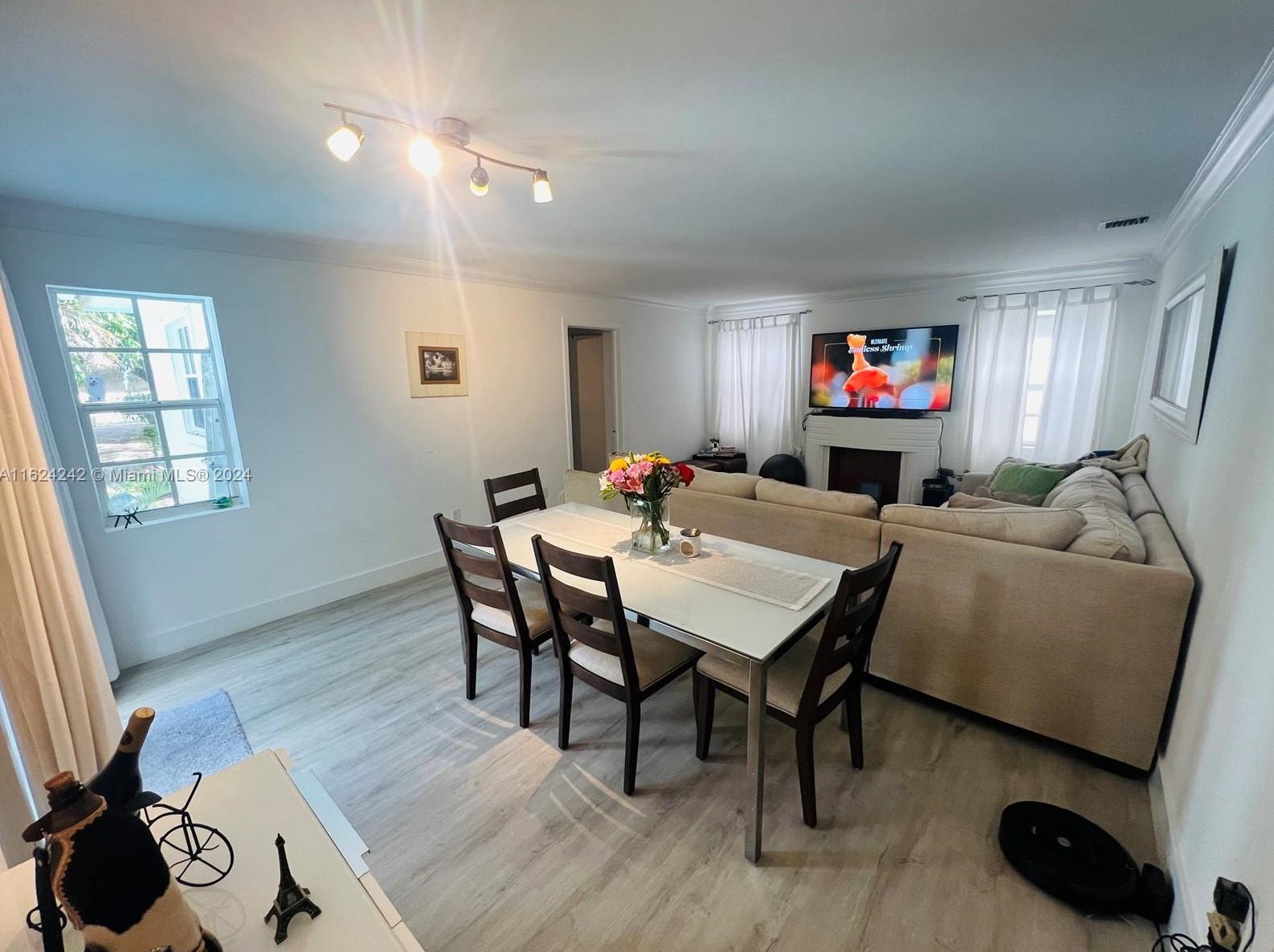 3044 15 St, Miami FL 33125-1924 exterior