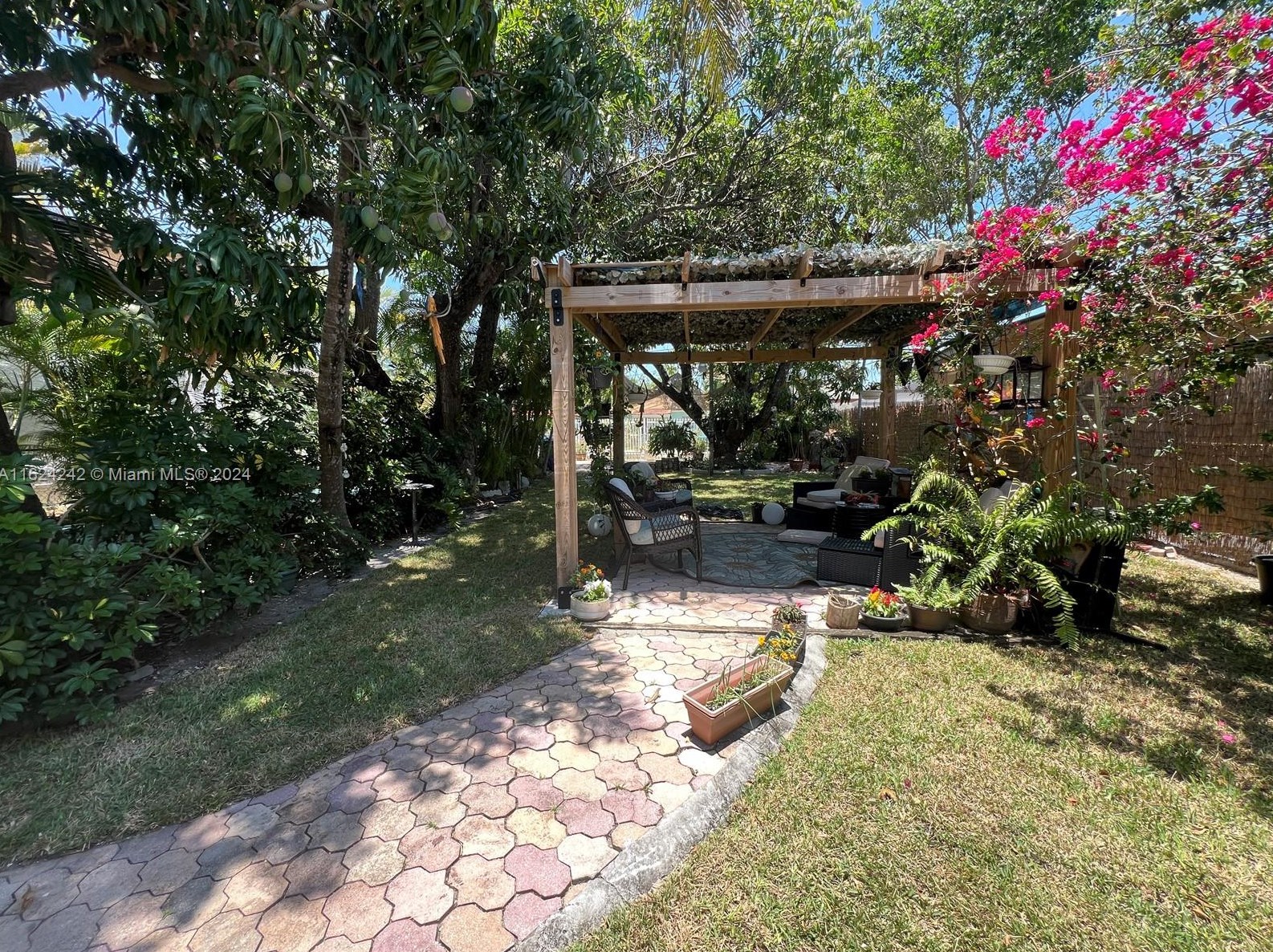 3044 15 St, Miami FL 33125-1924 exterior