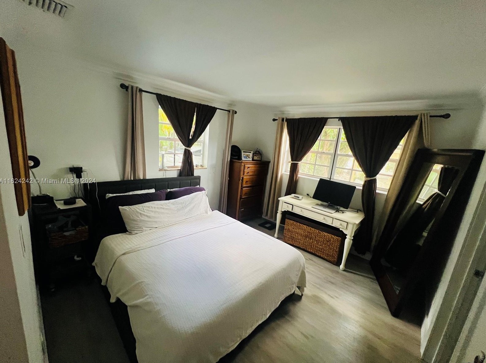 3044 15 St, Miami FL 33125-1924 exterior