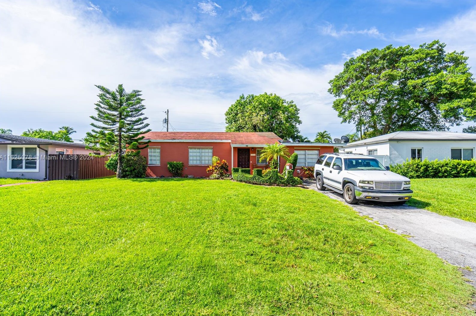 7370 33rd St, Miami FL  33155-3602 exterior