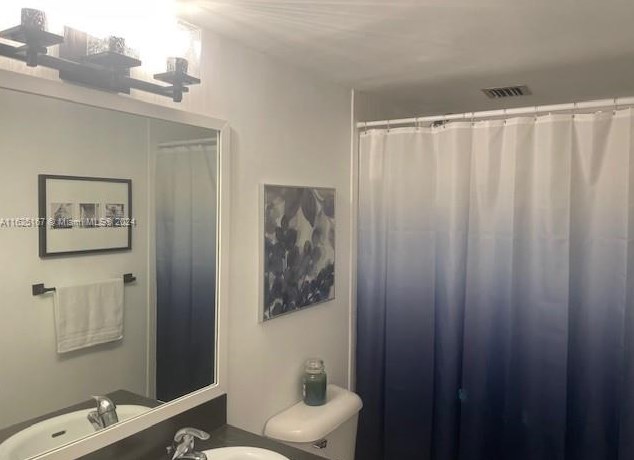 202 10th St, Dania Beach FL  33004-4413 exterior