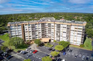 1000 St Charles Pl, Pembroke Pines, FL 33026 - Photo 17