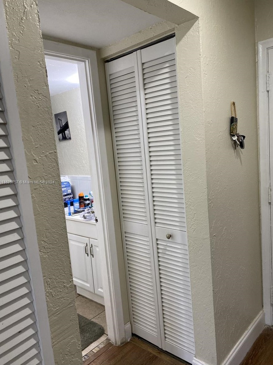 2775 Taft St, Hollywood FL  33020-2948 exterior