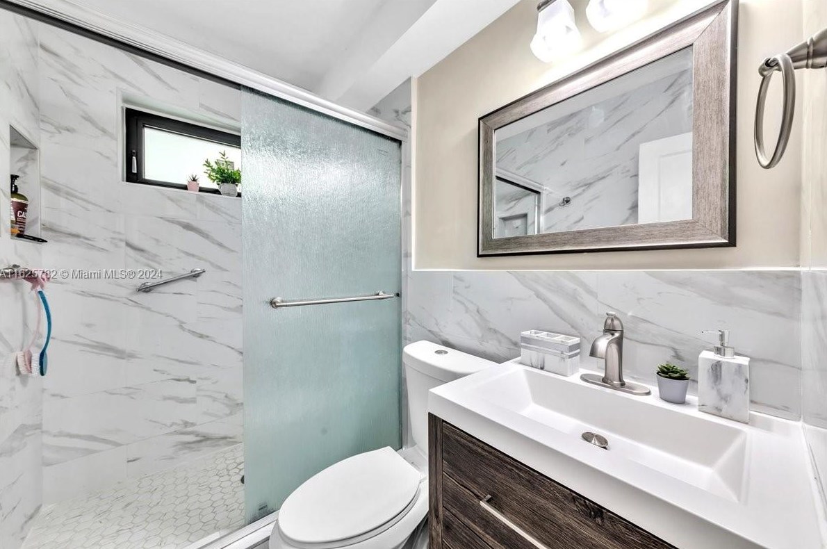 130 127th St, Miami FL 33161-5177 exterior