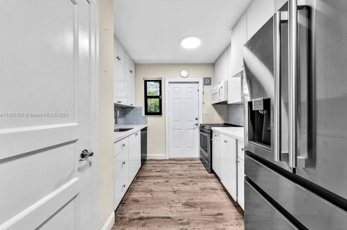 130 127th St, Miami FL 33161-5177 exterior